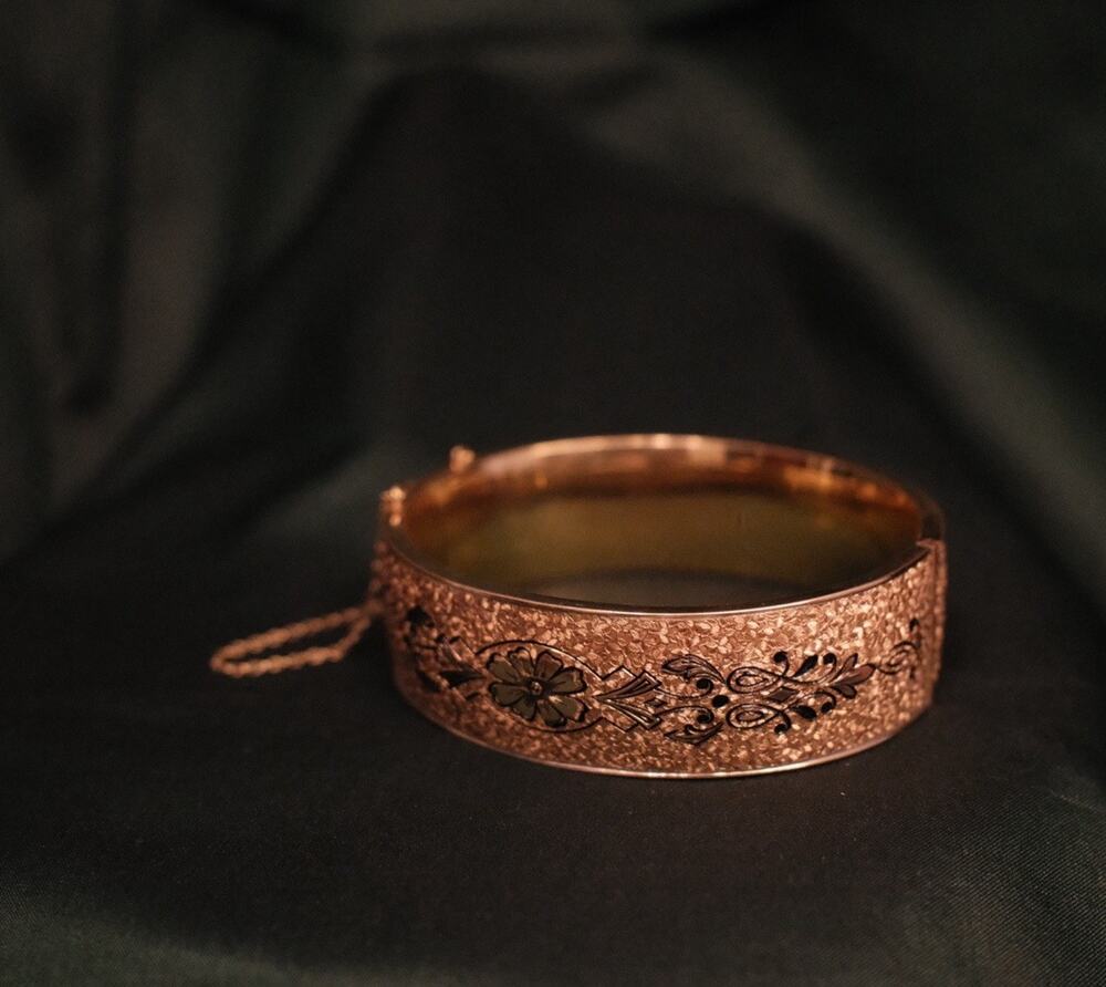 Binder Brothers Gold Filled Taille d’Épargne Style Enamel Hinged Bangle